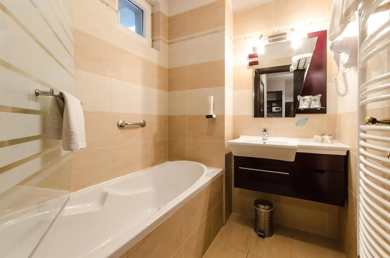 Hotel Aurum Хайдусобосло 4*,  Венгрия