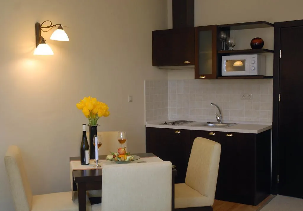 Hotel Aurum Хайдусобосло