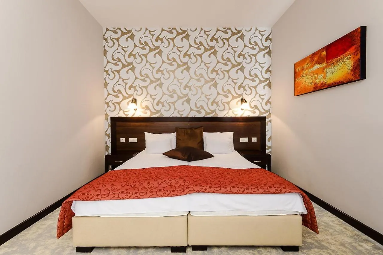 Hotel Aurum Хайдусобосло