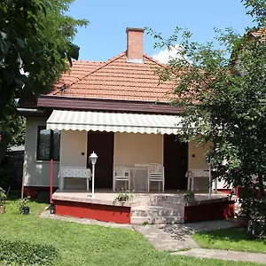 Fecskefeszek Nyaralohaz Hajdúszoboszló