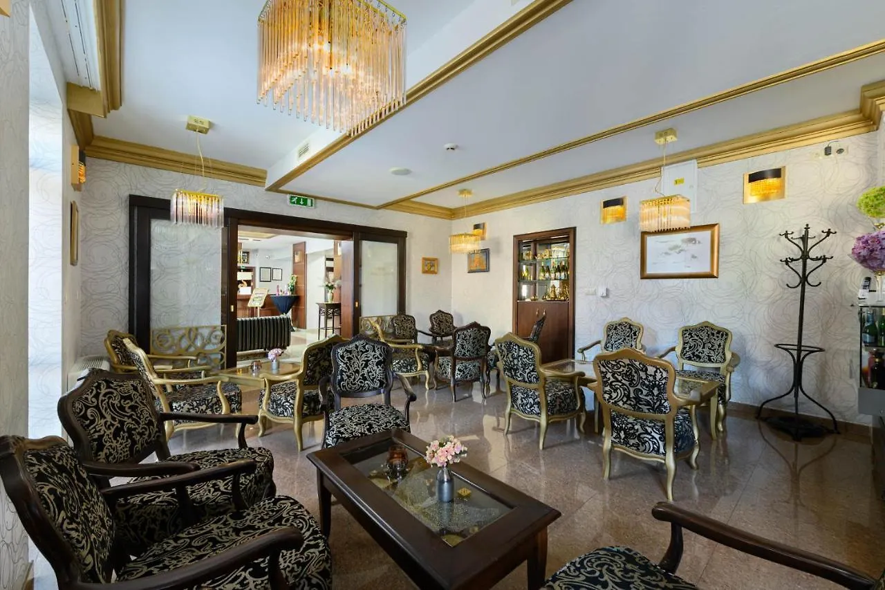 Hotel Aurum Hajduszoboszlo 4*,